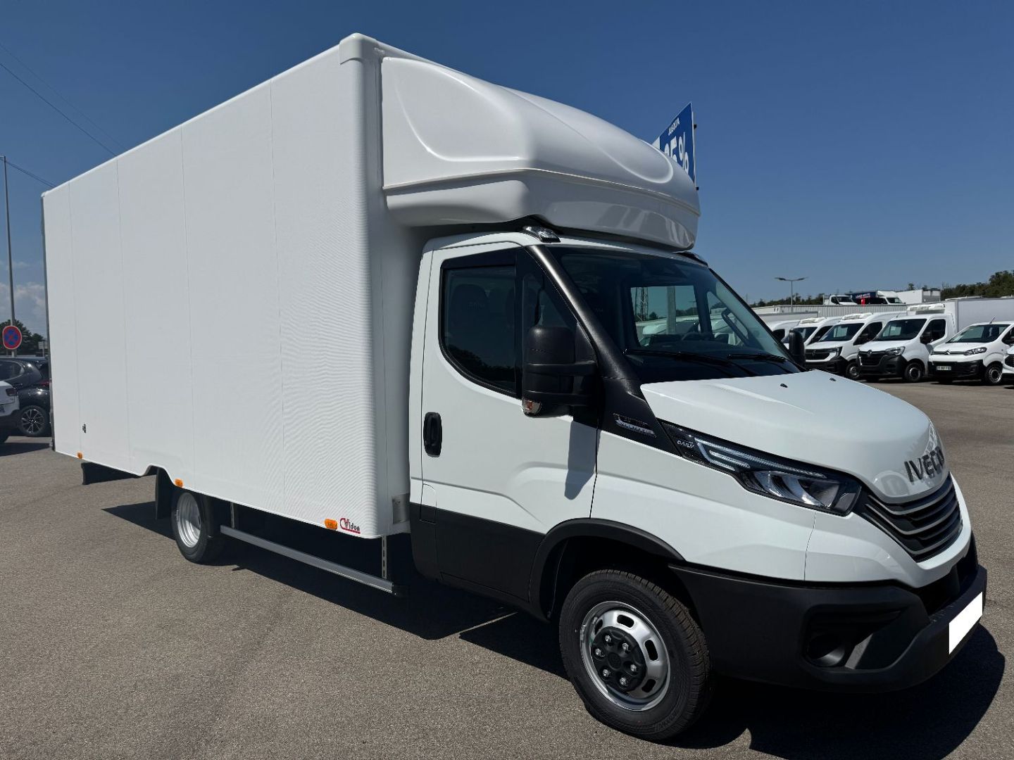 IVECO DAILY - 35C18 A8 CAISSE 30M3 (2025)