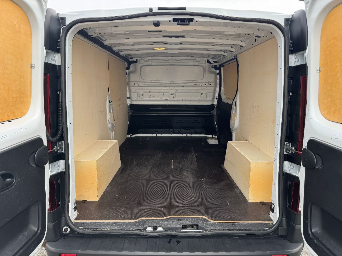 RENAULT TRAFIC FOURGON - L2H1 2.0 BLUE DCI 130 GRAND CONFORT 3PL