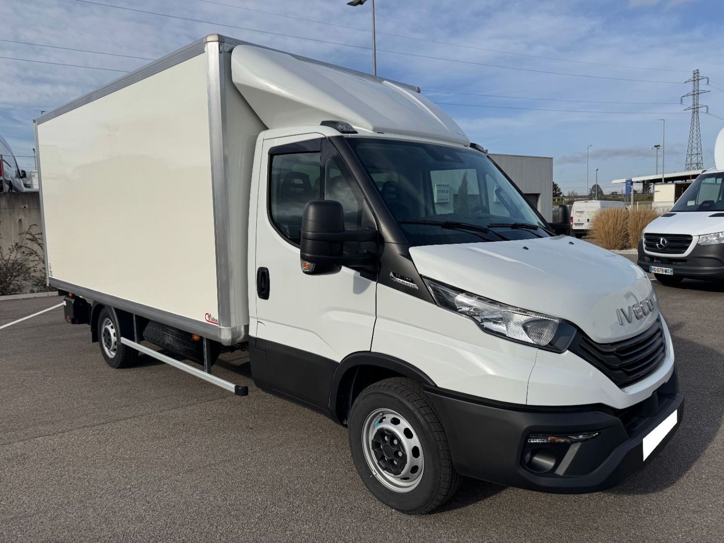 IVECO DAILY CAISSE - 35S16 A8 160CV 3L HAYON (2026)
