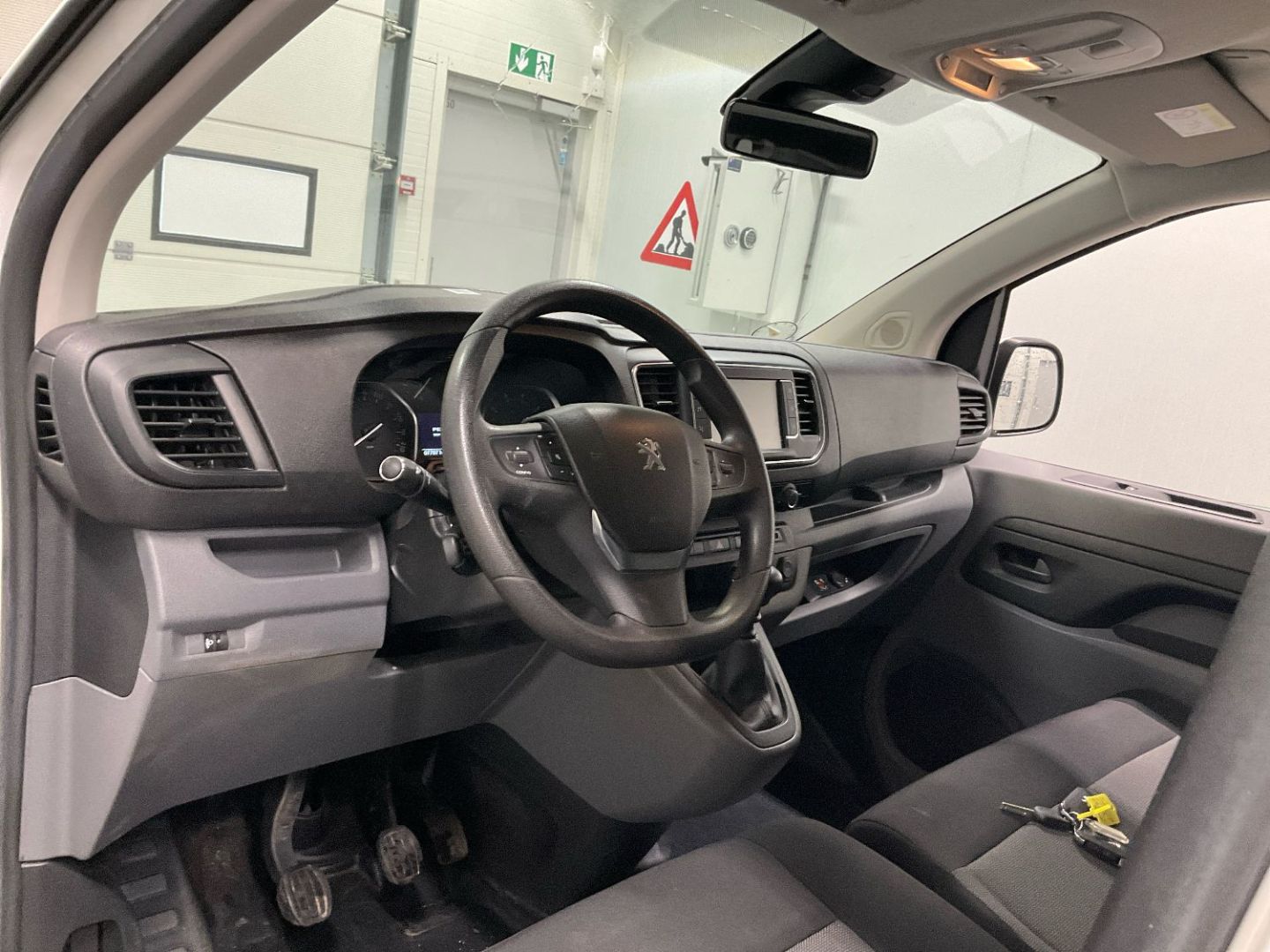 PEUGEOT EXPERT FOURGON - STANDARD 1.6 BLUEHDI 115 PREMIUM PACK
