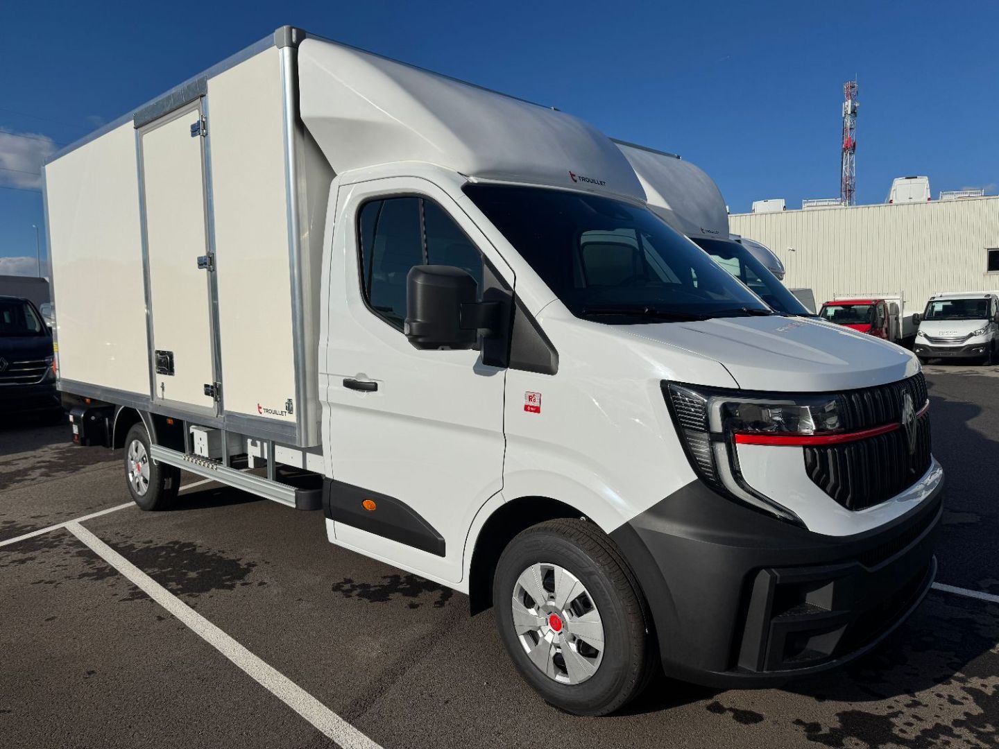 RENAULT MASTER CAISSE - MOINS DE 3M 170CV BVA TROUILLET D HOLLANDIA 2 VERRINS (2025)