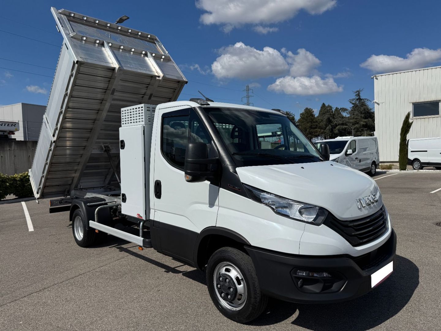 IVECO DAILY BENNE - 35C18 180CV 3L ALUMINIUM 3M50 (2022)