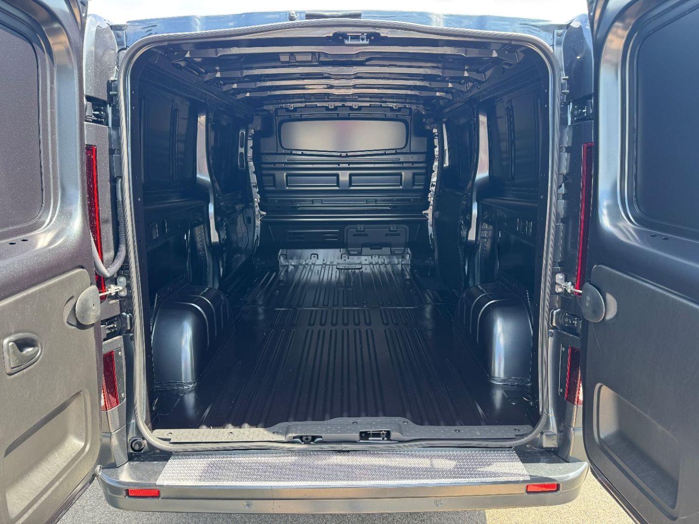 RENAULT TRAFIC FOURGON - L2H1 3T BLUE DCI 170 BVA9 EXCLUSIVE GSR2