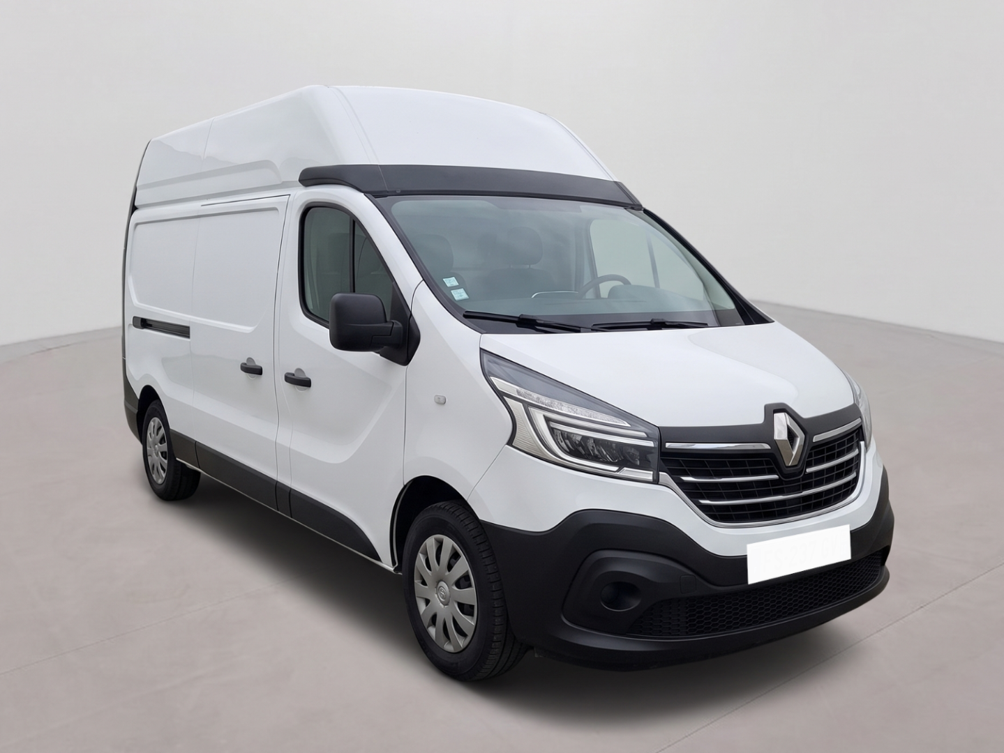 RENAULT TRAFIC FOURGON L2H2 2.0 dCi 145 Grand Confort 3pl