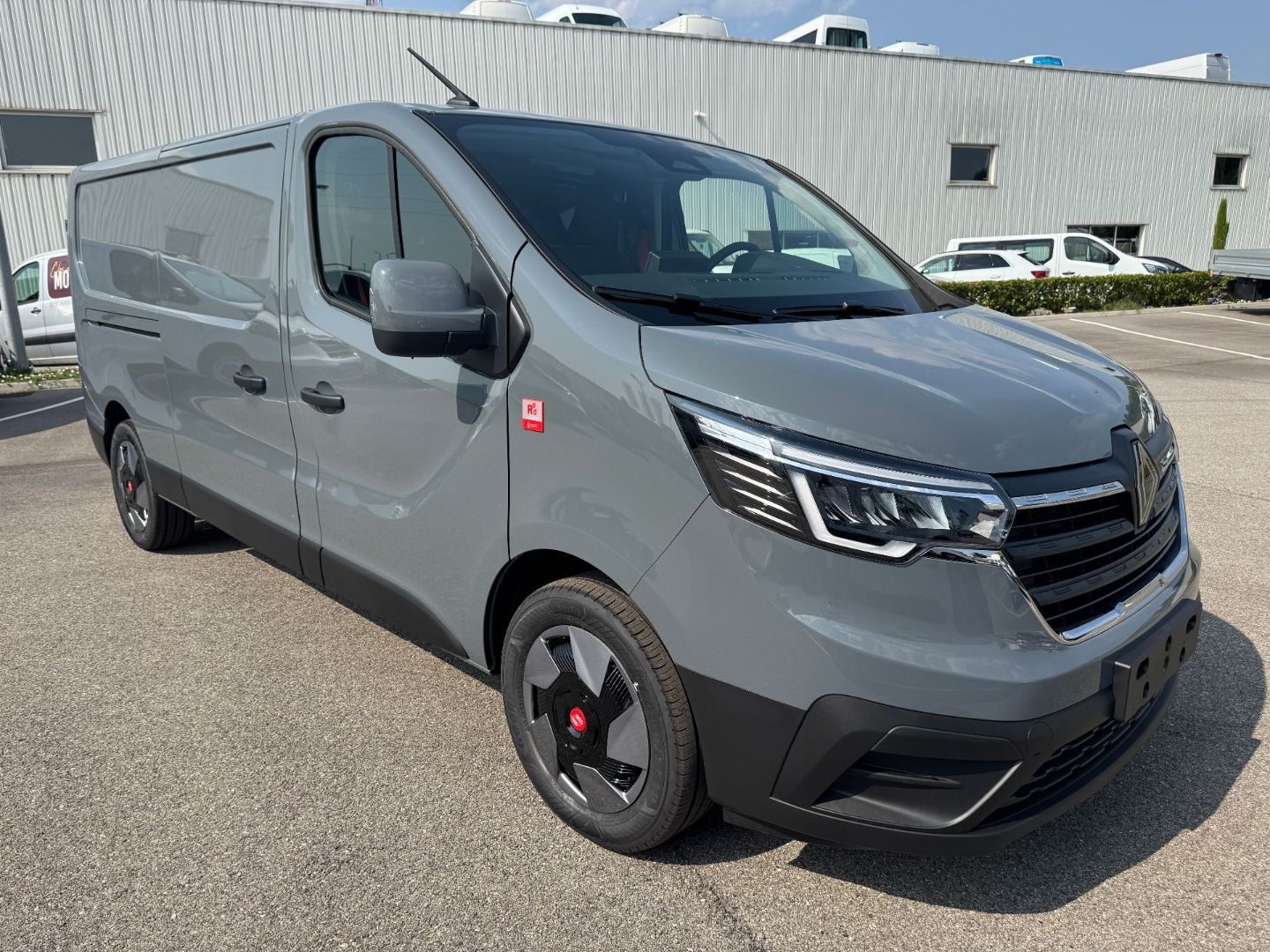 RENAULT TRAFIC FOURGON - L2H1 3T DCI 150 AUTO RED