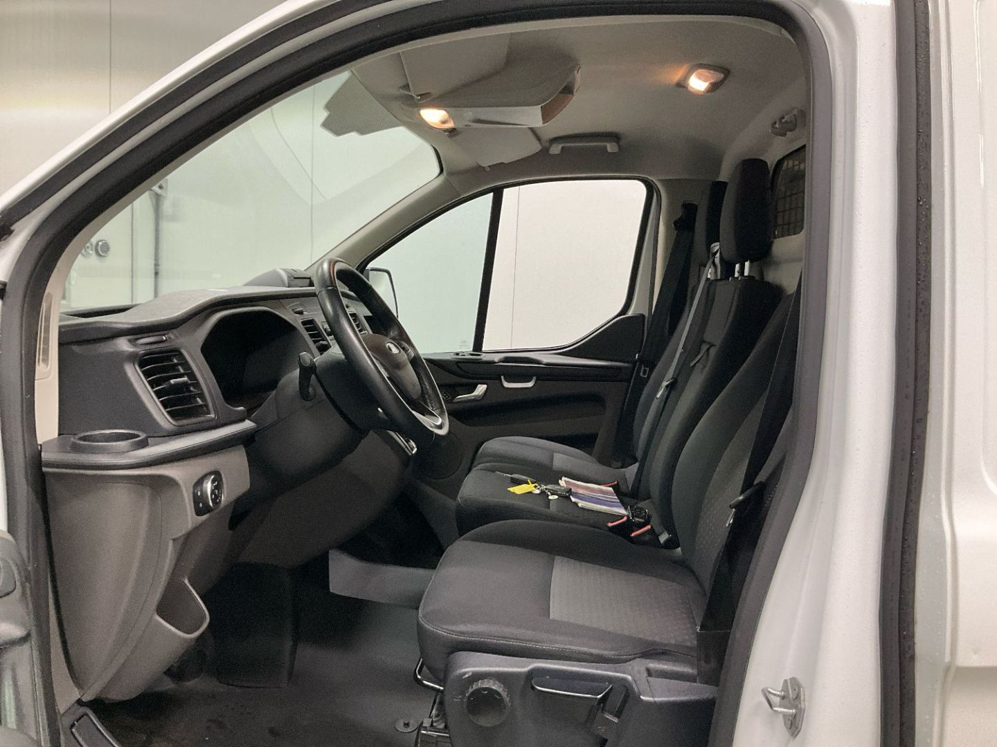 FORD TRANSIT CUSTOM FOURGON - 300 L1H1 2.0 TDCI 130 TREND BVA