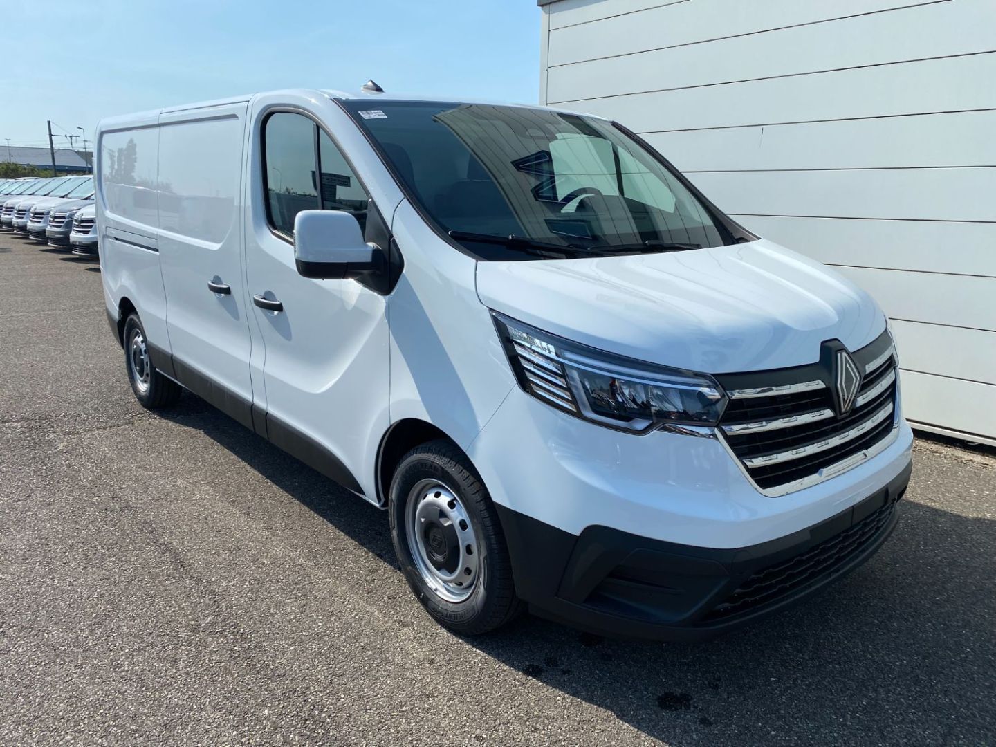 RENAULT TRAFIC FOURGON - L2H1 3T BLUE DCI 150 AUTO RED EDITION