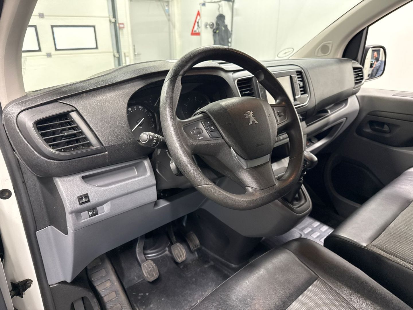 PEUGEOT EXPERT FOURGON - STANDARD 1.6 BLUEHDI 115 PREMIUM