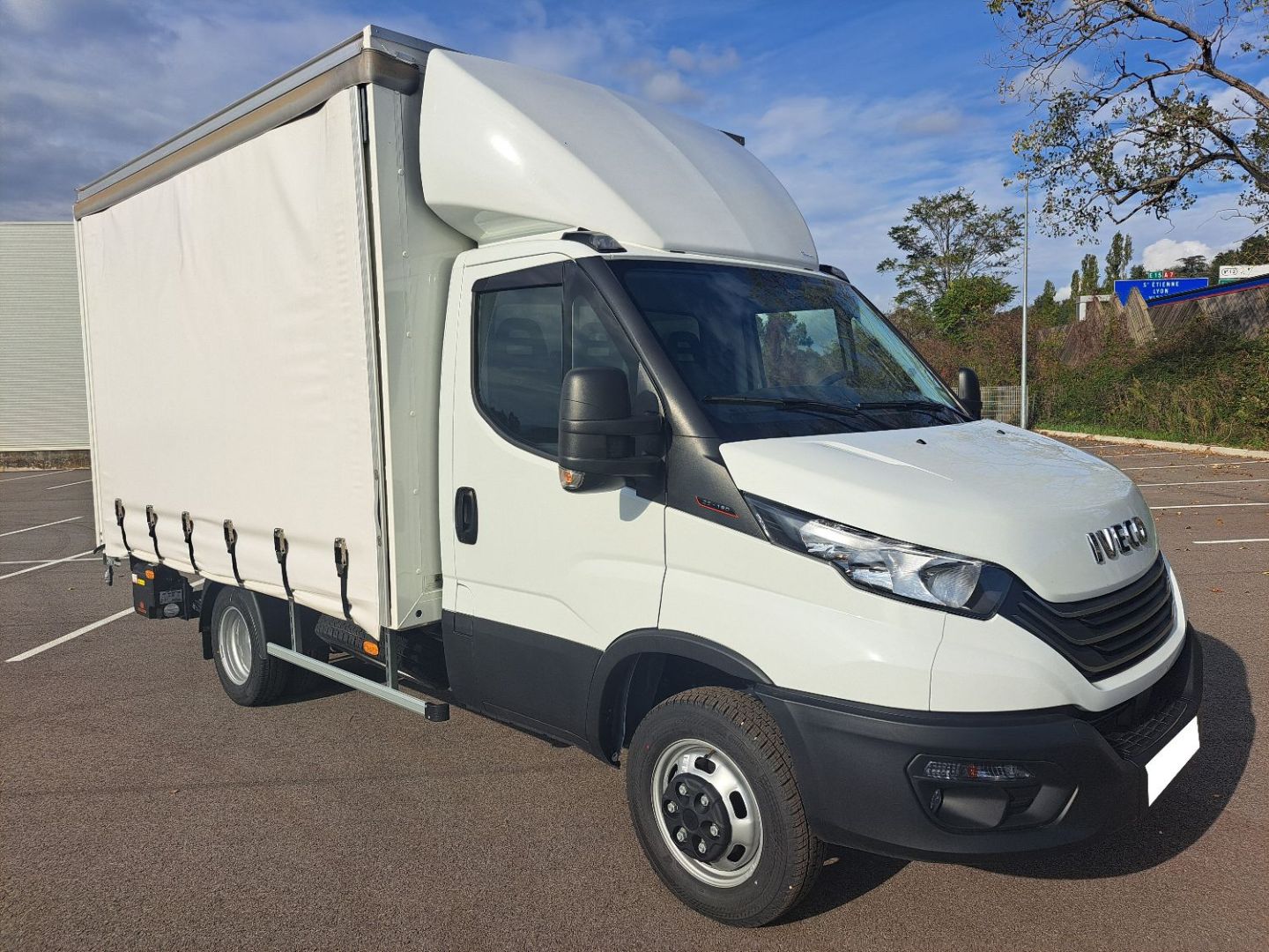 IVECO DAILY 35C18 CAISSE SAVOYARDE 57000E HT