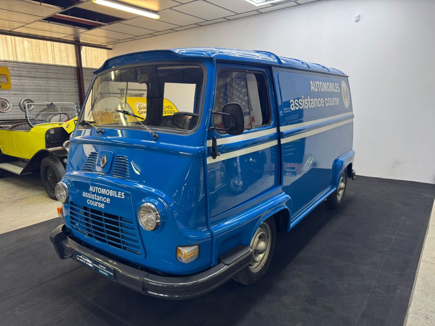 RENAULT ESTAFETTE - R2136