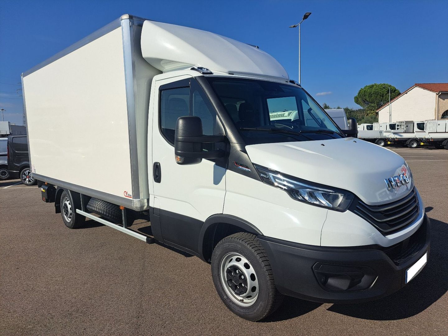 IVECO DAILY CAISSE 35S18 A8 180CV 3L HAYON DEFLECTEUR