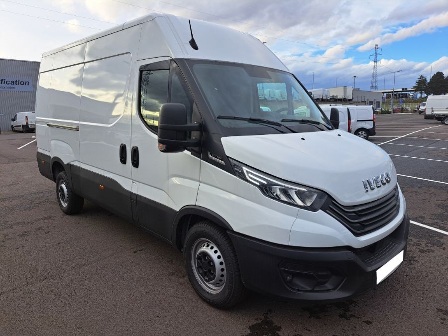 IVECO DAILY FOURGON - 35S18 A8 L3 VEHICULE ATELIER FLEXIBLE HYDRAULIQUE
