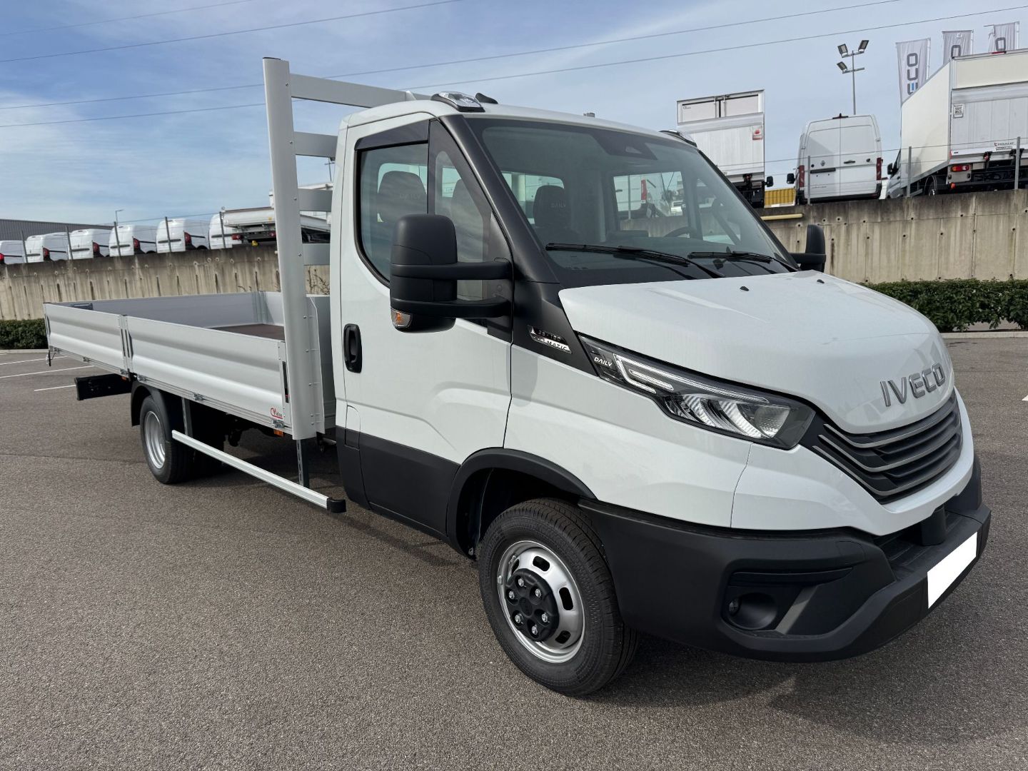 IVECO DAILY PLATEAU 35C18 A8 180CV 3L 5M