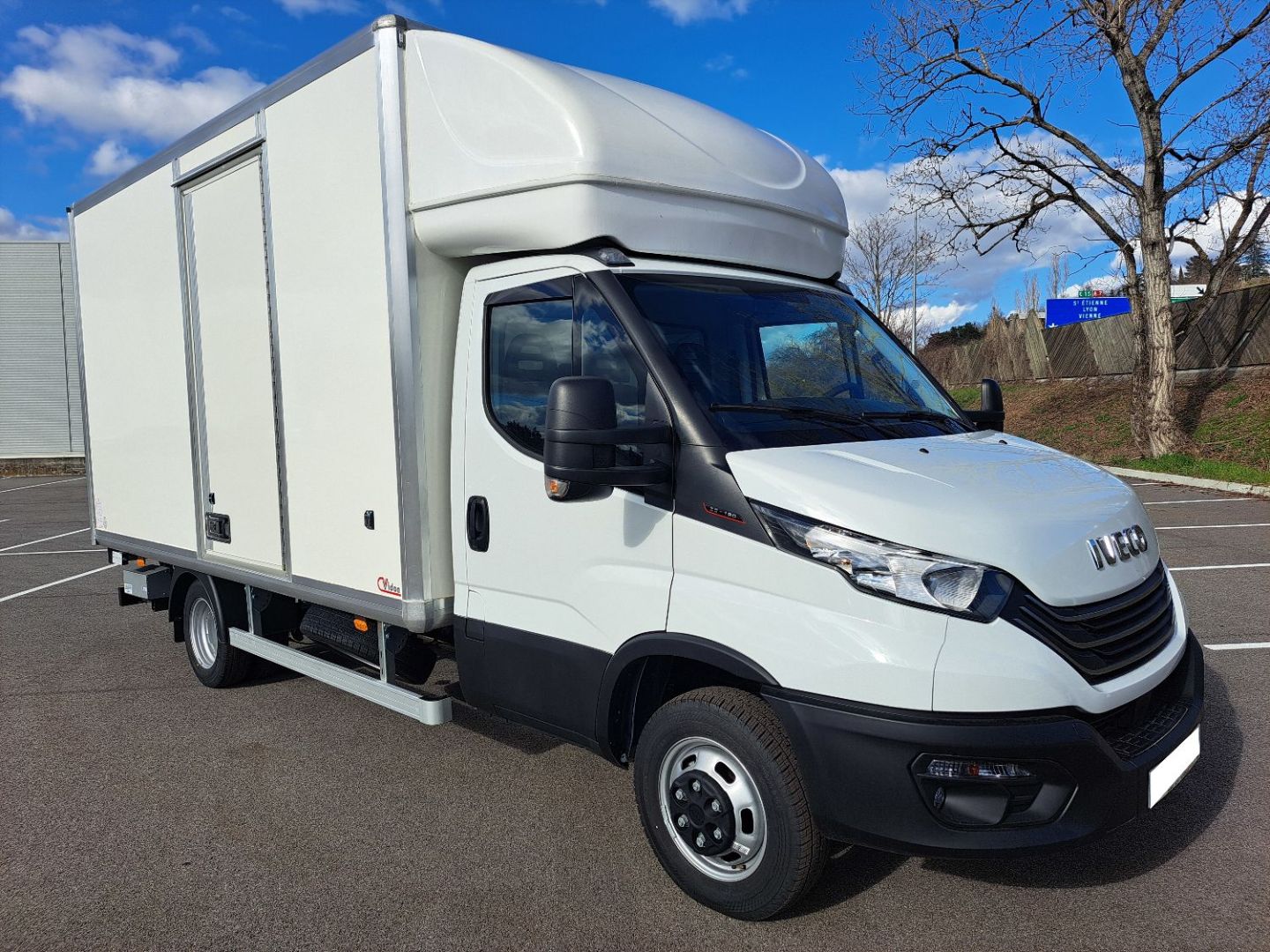 IVECO DAILY 35C18 CAISSE HAYON