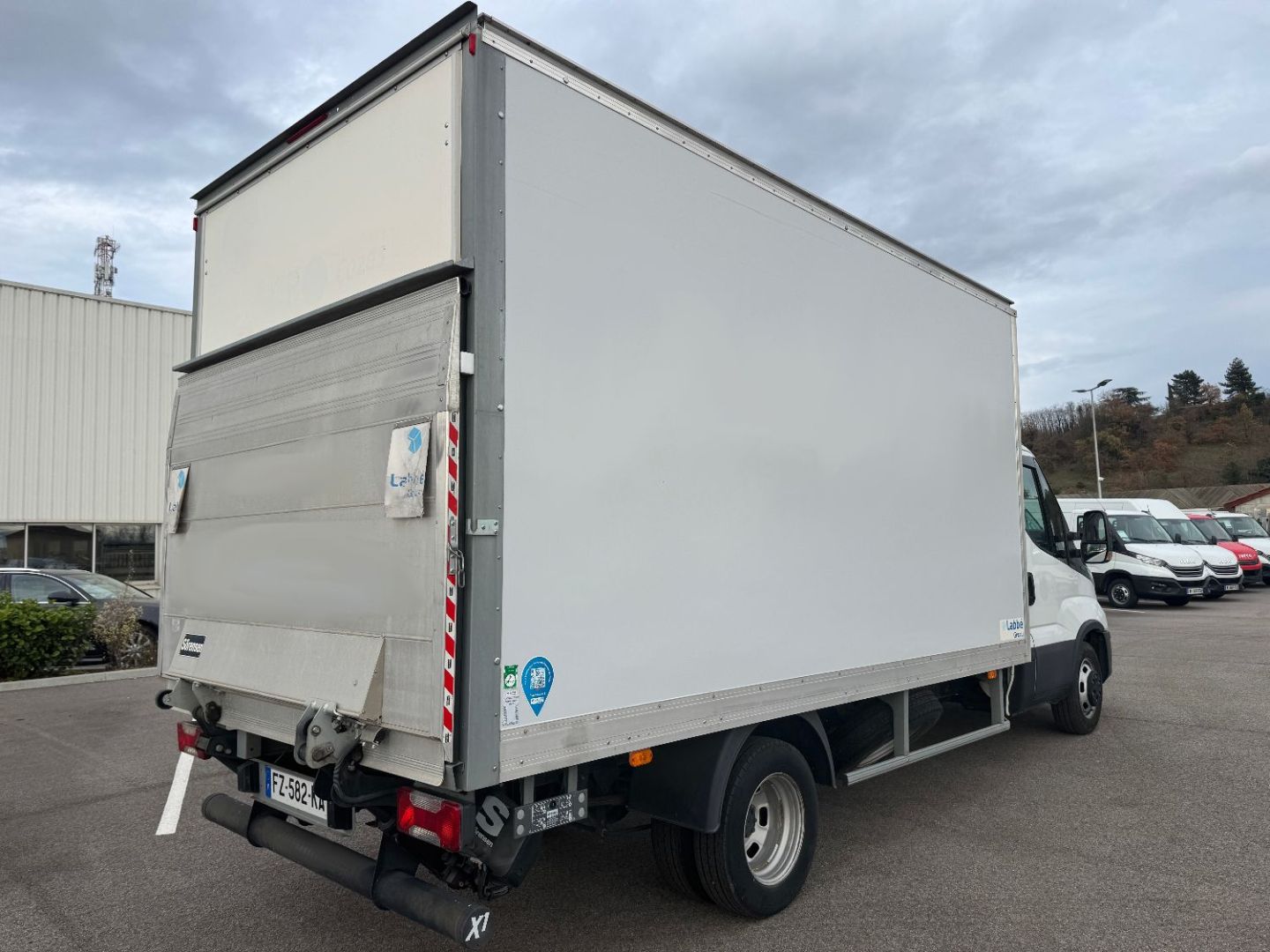 IVECO DAILY CAISSE - 35C16 HAYON