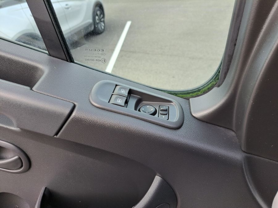 RENAULT MASTER CHASSIS CABINE - L3 2.3 Blue dCi 145 PROP R3500 Caisse hayon 20M3