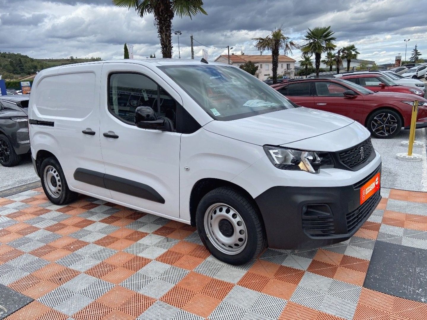 PEUGEOT PARTNER FOURGON - BlueHDi 130 EAT8 3 PL GPS Caméra Attelage