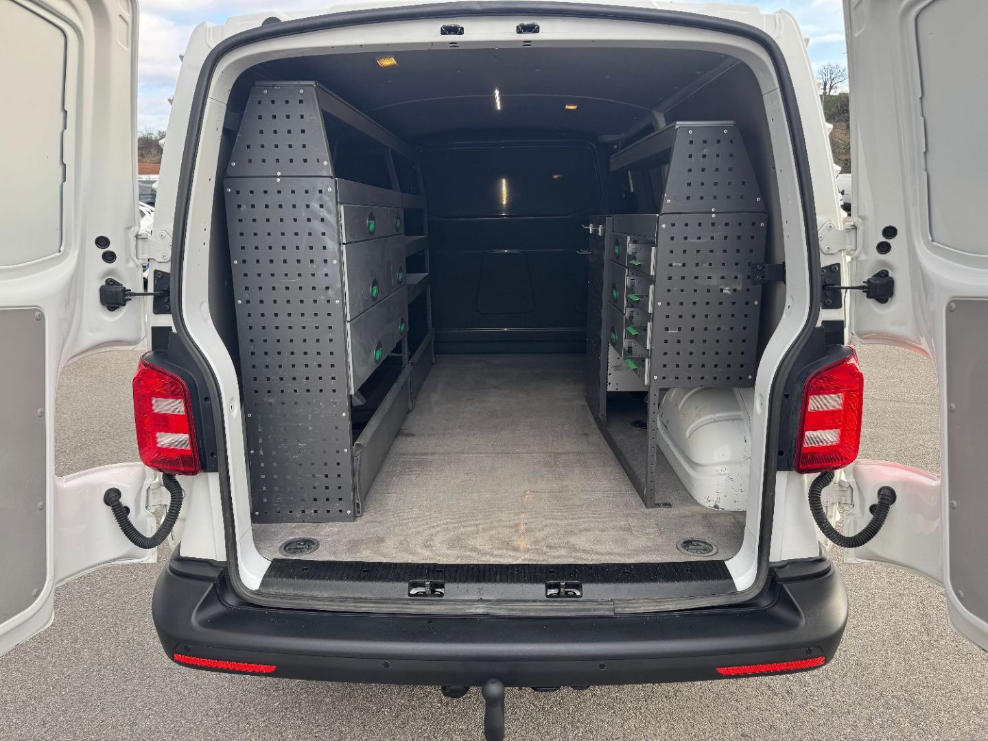 VOLKSWAGEN TRANSPORTER FOURGON - L2H1 2.0 TDI 150