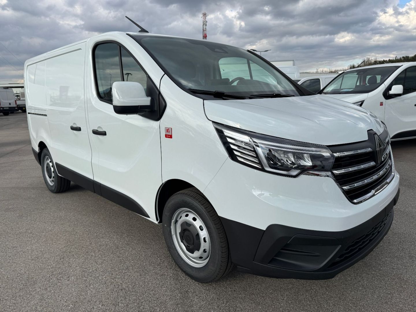 RENAULT TRAFIC FOURGON L1H1 3T BLUE DCI 150 AUTO BVA9 RED EDITION