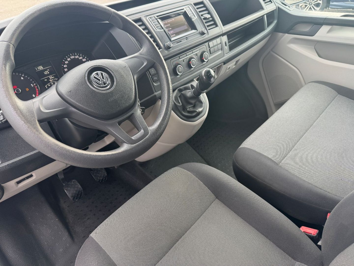 VOLKSWAGEN TRANSPORTER FOURGON - L2H1 2.0 TDI 150