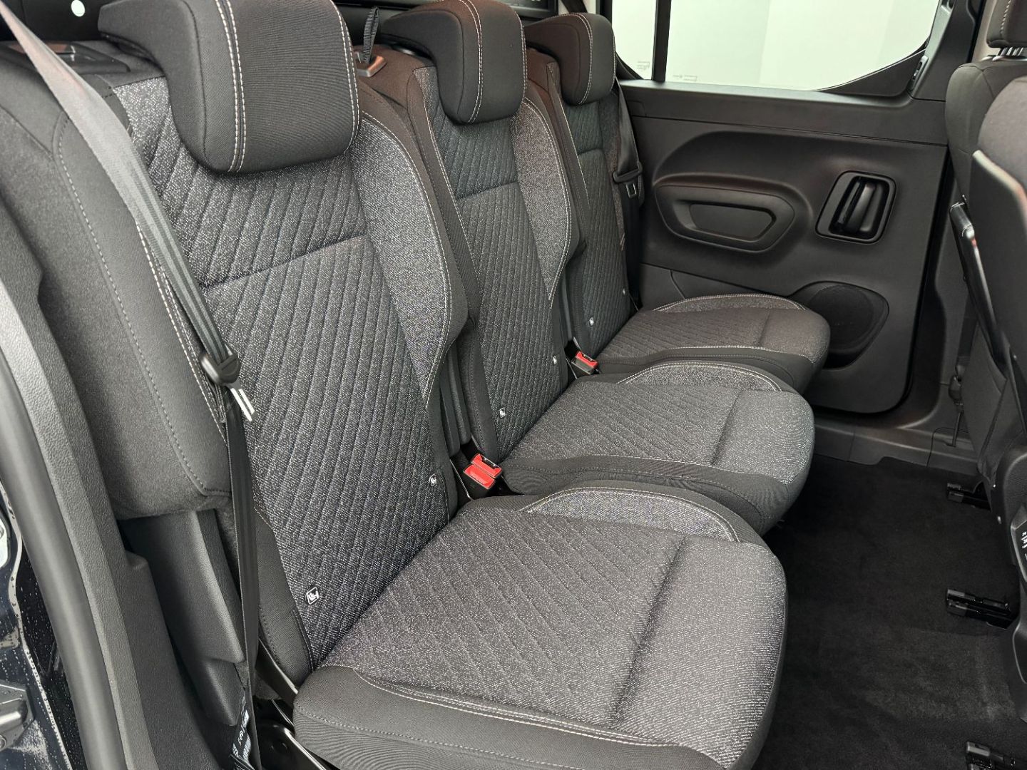 PEUGEOT RIFTER - N1 1.5 BlueHDi 130 Allure EAT8 5PL