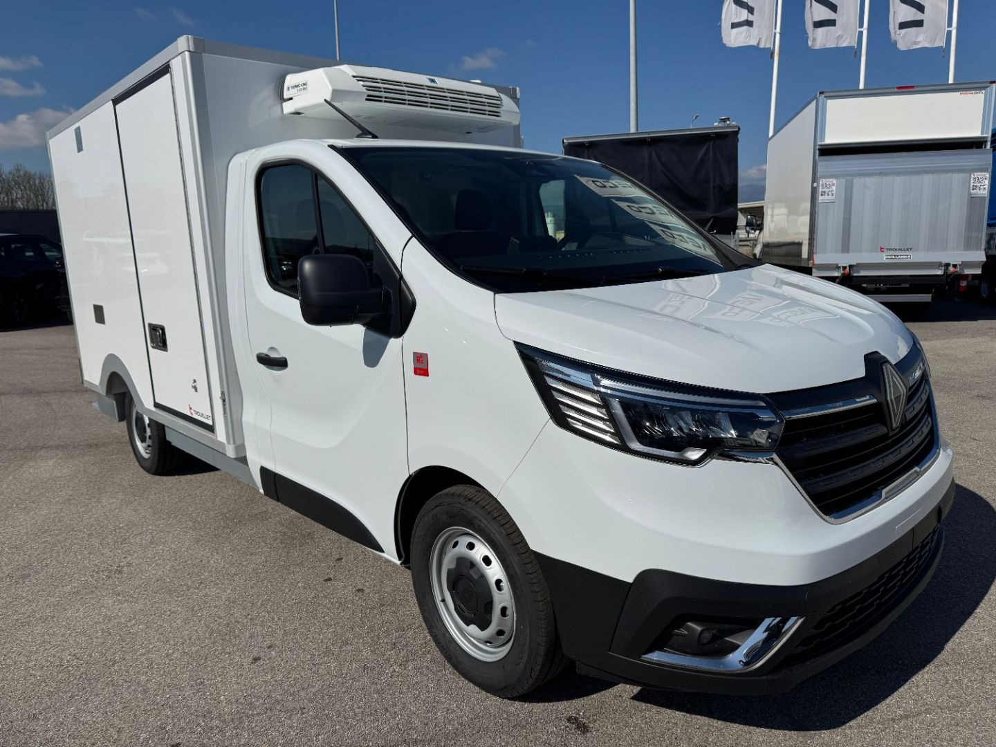 RENAULT TRAFIC FRIGORIFIQUE 150CV PLANCHER CABINE 8.4M3