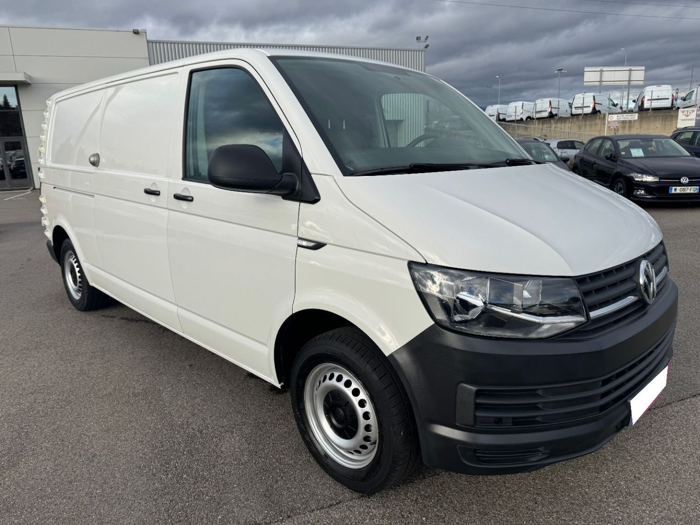 VOLKSWAGEN TRANSPORTER FOURGON - L2H1 2.0 TDI 150