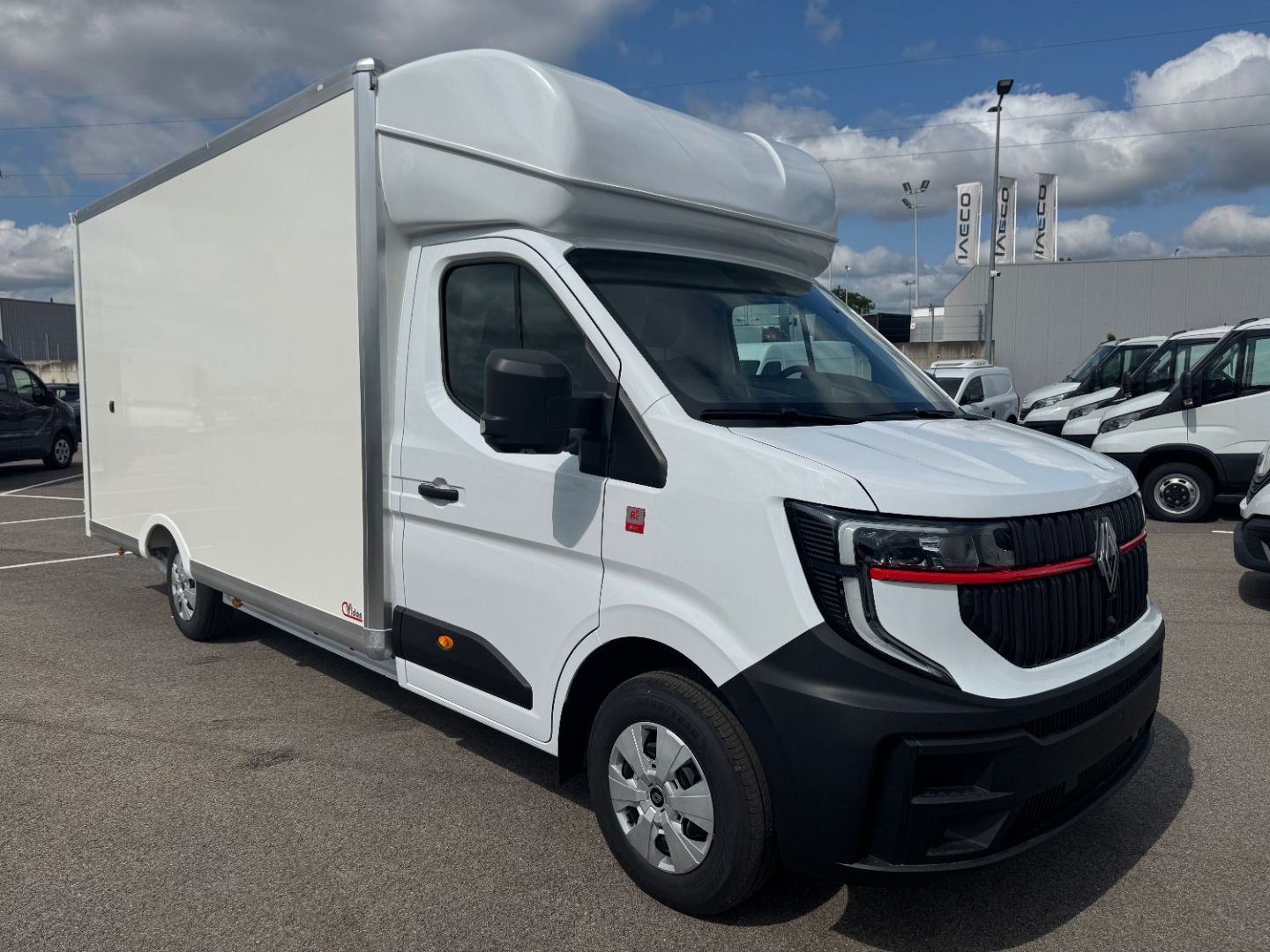 RENAULT MASTER CAISSE 170 CV PLANCHER CABINE 21,6M3