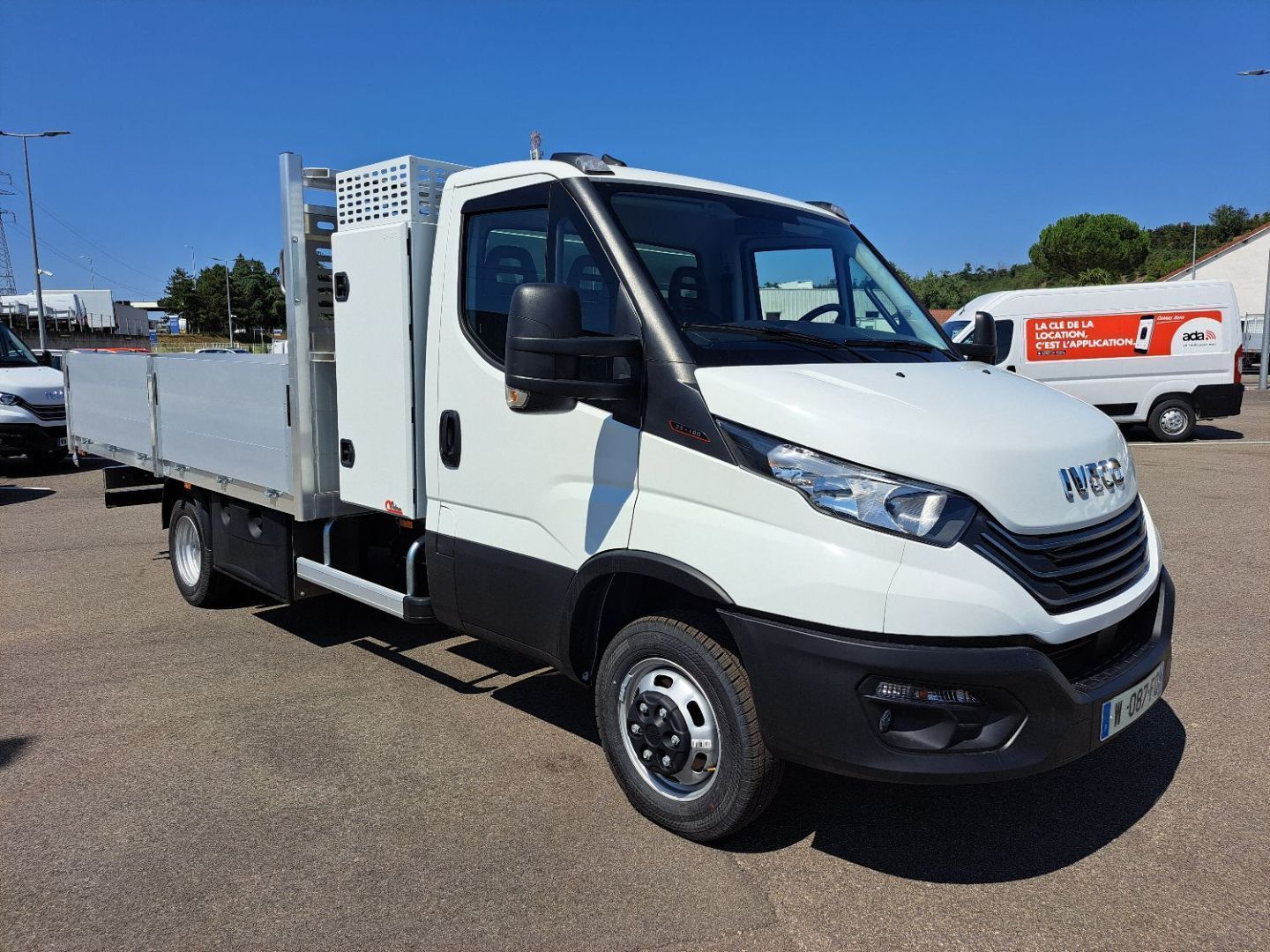 IVECO DAILY 35C16 PLATEAU COFFRE FACADIER