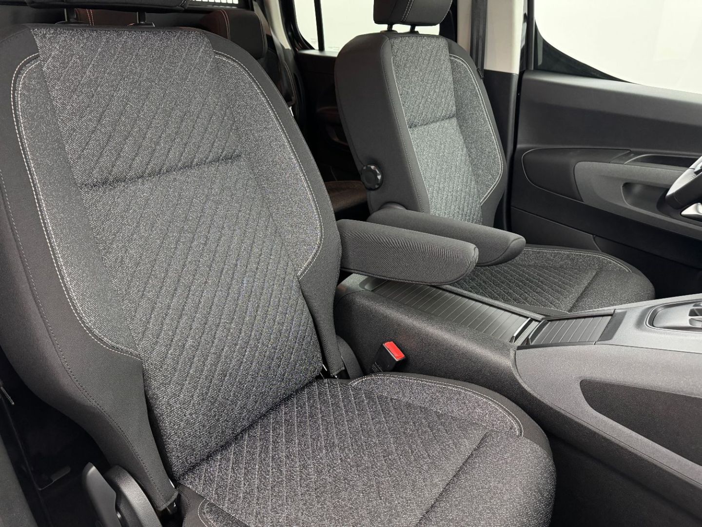 PEUGEOT RIFTER - N1 1.5 BlueHDi 130 Allure EAT8 5PL